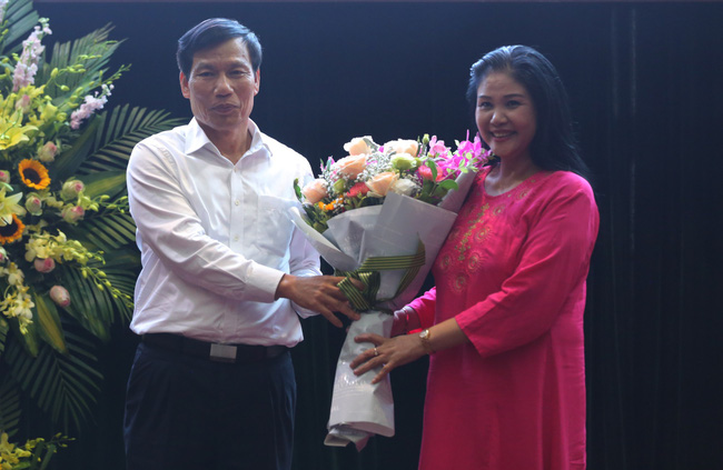 Bộ trưởng Nguyễn Ngọc Thiện gặp mặt nữ cán bộ, công chức, viên chức ngành VHTTDL nhân ngày 20/10