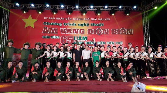 Trường CĐ VHNT Việt Bắc thực hiện chương trình nghệ thuật Âm vang Điện Biên tại Thái Nguyên