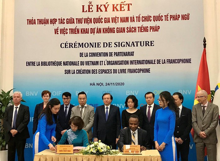 Ký kết Thỏa thuận hợp tác, triển khai Dự án Không gian sách tiếng Pháp tại Việt Nam