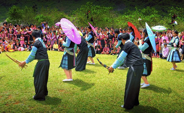 Chú trọng xây dựng đạo đức, lối sống, giữ gìn những giá trị văn hóa tốt đẹp