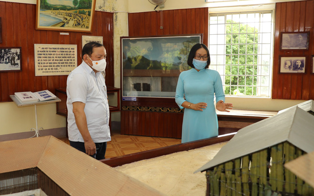 Bộ trưởng Nguyễn Văn Hùng thăm Di tích lịch sử cấp Quốc gia Ngục Kon Tum và Bảo tàng tỉnh Kon Tum