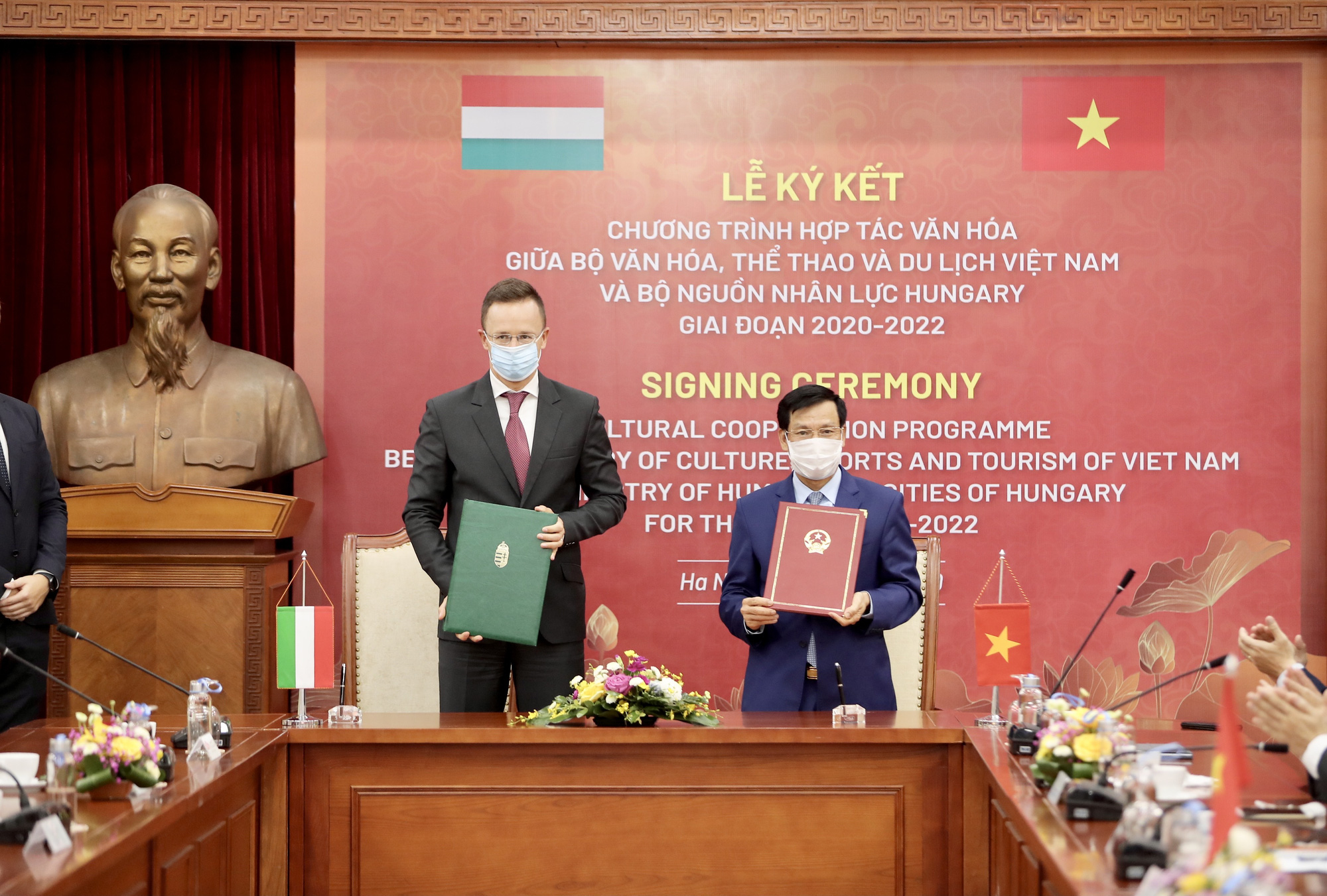 Việt Nam- Hungary ký kết hợp tác văn hóa, thể thao, du lịch giai đoạn 2020-2022