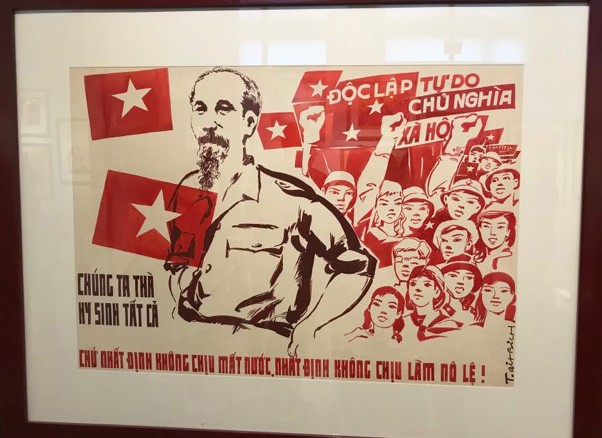 Xúc động với hàng trăm bức chân dung Chủ tịch Hồ Chí Minh qua tranh cổ động