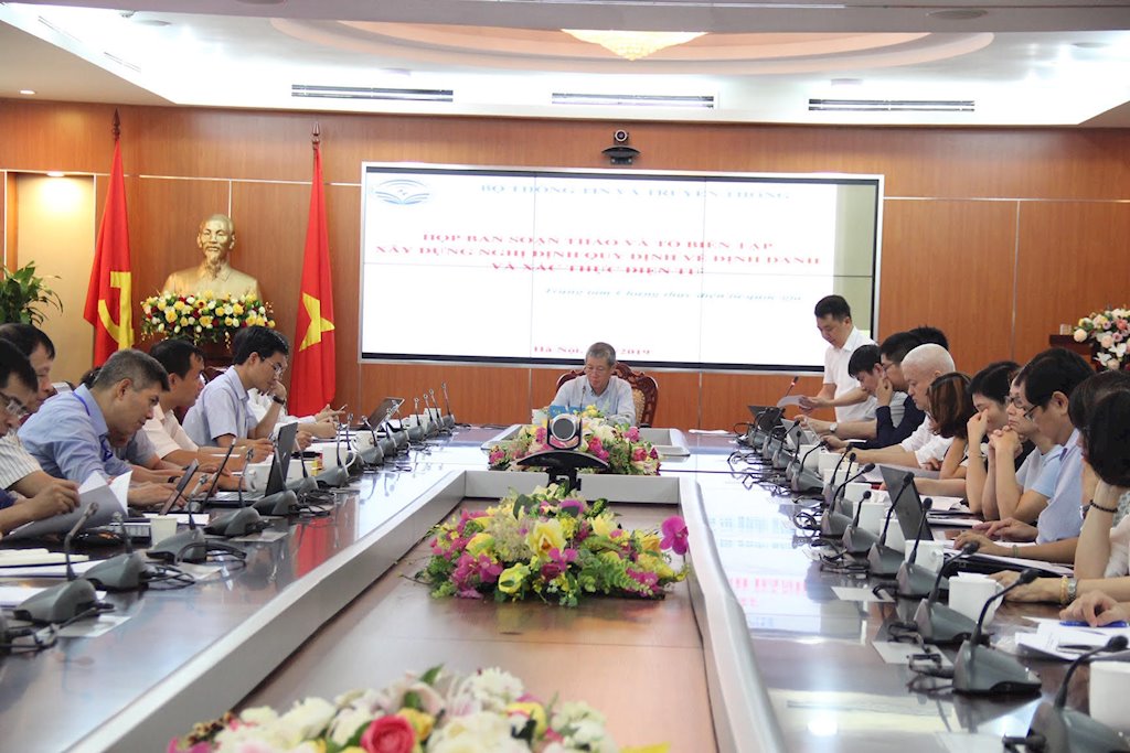Thứ trưởng Bộ TT&TT Nguyễn Thành Hưng: “Xây dựng dự thảo Nghị định xác thực, định danh điện tử là việc khó và phức tạp”