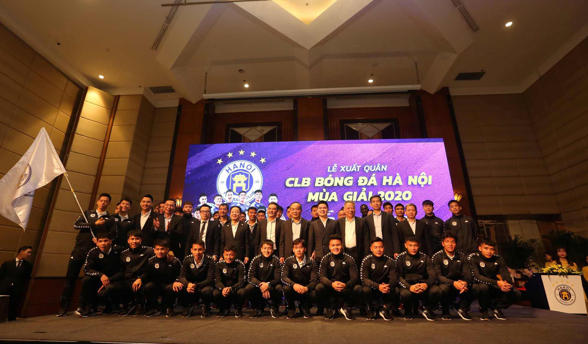 Thứ trưởng Lê Khánh Hải dự lễ xuất quân CLB Hà Nội mùa giải 2020