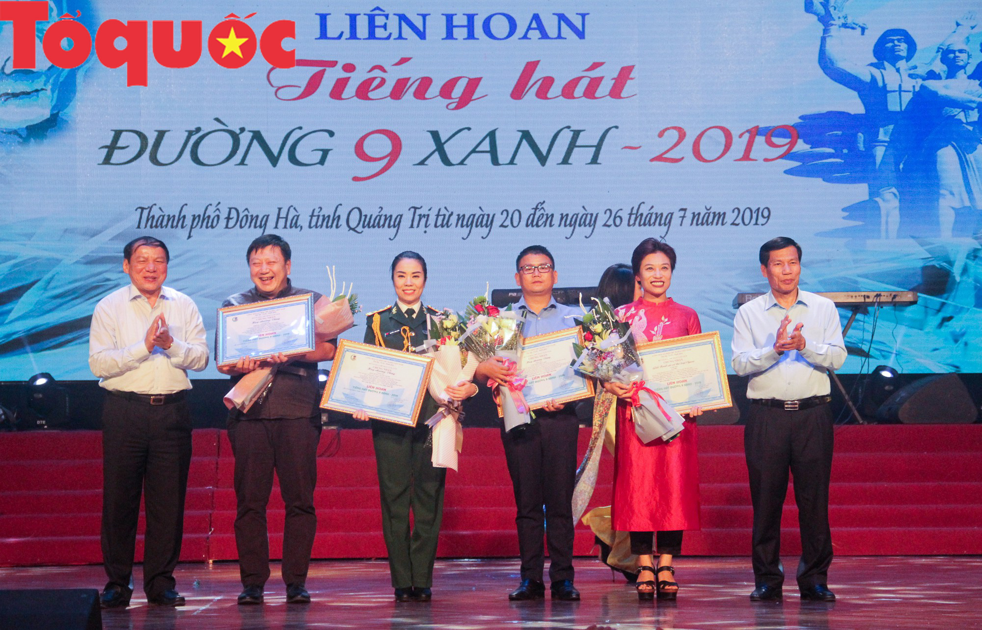 Bộ trưởng Nguyễn Ngọc Thiện dự lễ bế mạc Liên hoan Tiếng hát Đường 9 Xanh 2019