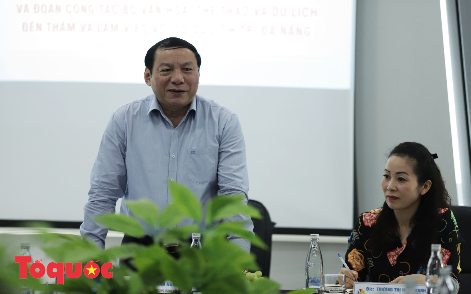Thứ trưởng Nguyễn Văn Hùng gợi mở cho ngành du lịch Đà Nẵng phát triển