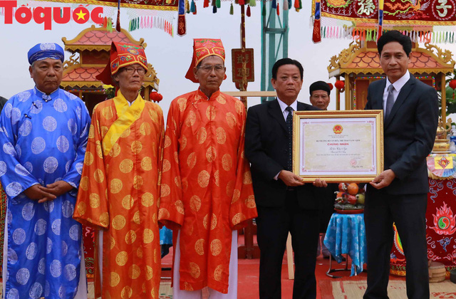 Trao Bằng chứng nhận Lễ hội Cầu ngư tại Đà Nẵng vào Danh mục di sản văn hóa phi vật thể quốc gia