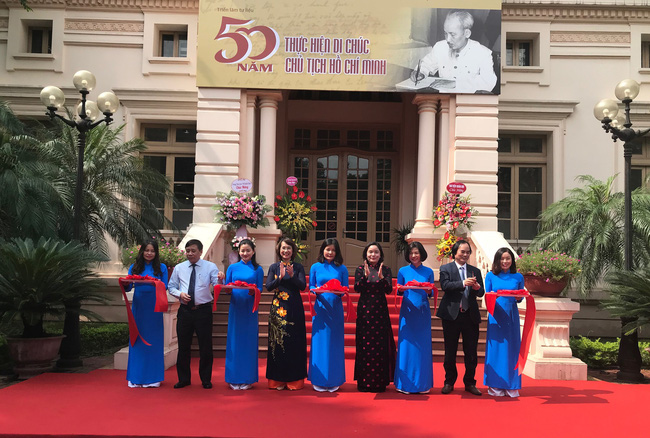 Giới thiệu gần 700 tư liệu về 50 năm thực hiện Di chúc Chủ tịch Hồ Chí Minh