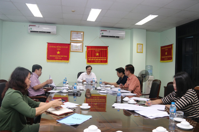 Thứ trưởng Tạ Quang Đông làm việc với Cục Nghệ thuật biểu diễn về lĩnh vực Văn học