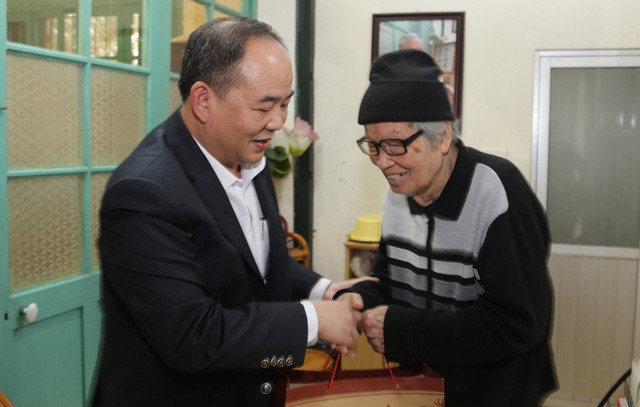 Thứ trưởng Lê Khánh Hải chúc tết nguyên lãnh đạo ngành
