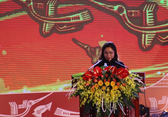 Thứ trưởng Trịnh Thị Thủy dự khai mạc Ngày hội văn hóa các dân tộc miền Trung lần thứ III