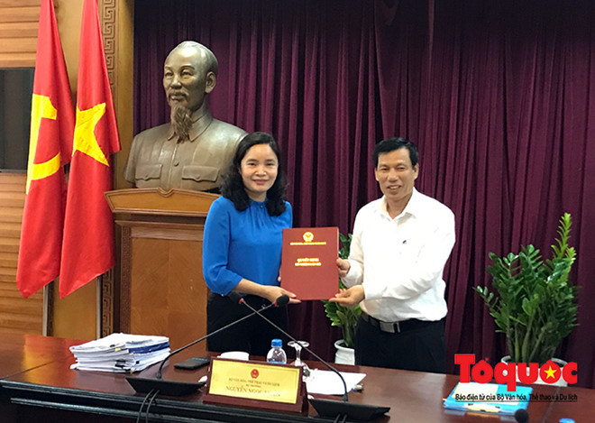 Bà Trịnh Thị Thủy nhận quyết định bổ nhiệm Thứ trưởng Bộ Văn hóa Thể thao và Du lịch 