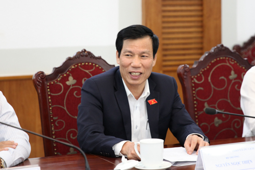 Bộ trưởng Nguyễn Ngọc Thiện làm việc với UBND tỉnh Lào Cai về lễ bế mạc Năm Du lịch quốc gia 2017