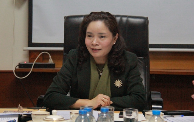 Thứ trưởng Trịnh Thị Thủy làm việc với Ban Quản lý Làng Văn hóa - Du lịch các dân tộc Việt Nam
