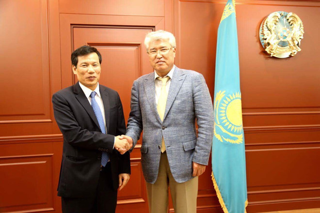 Bộ trưởng Nguyễn Ngọc Thiện làm việc với Bộ trưởng Bộ Văn hóa và Thể thao Kazakhstan
