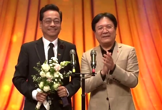 NSND Hoàng Dũng giành giải nam diễn viên ấn tượng tại VTV Awards