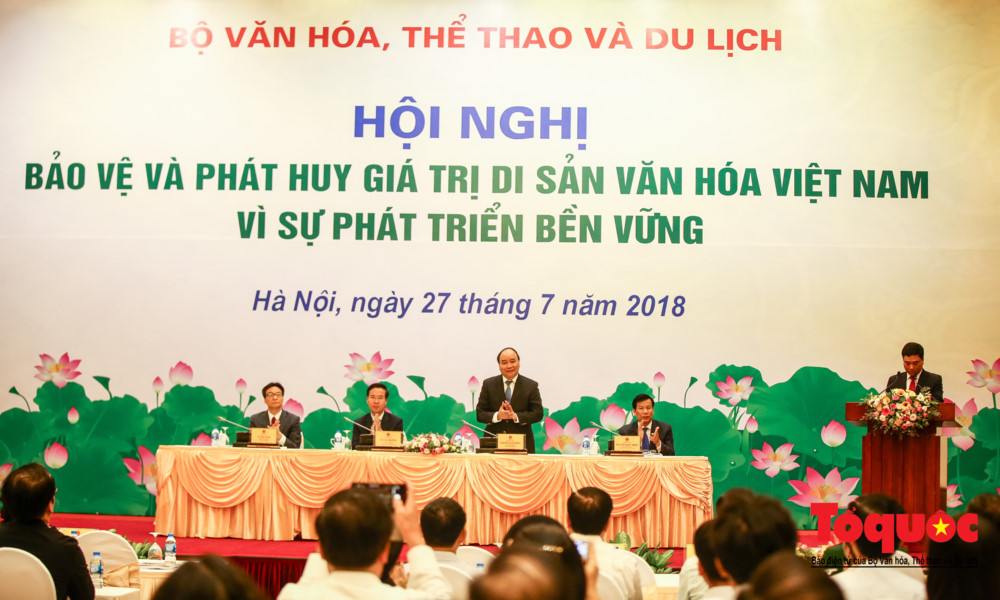 Hình ảnh Thủ tướng Nguyễn Xuân Phúc dự Hội nghị Bảo vệ và phát huy giá trị di sản văn hóa Việt Nam vì sự phát triển bền vững