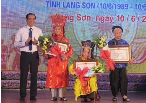 Lạng Sơn vinh danh các nghệ nhân trong lĩnh vực di sản văn hóa phi vật thể