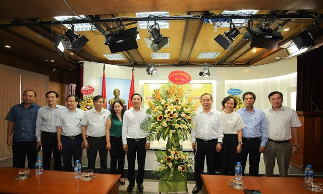 Thứ trưởng Lê Khánh Hải chúc mừng Báo điện tử Tổ Quốc nhân ngày Báo chí cách mạng Việt Nam
