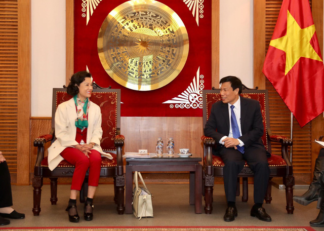 Bộ trưởng Nguyễn Ngọc Thiện tiếp Đại sứ Du lịch Việt Nam tại Pháp 