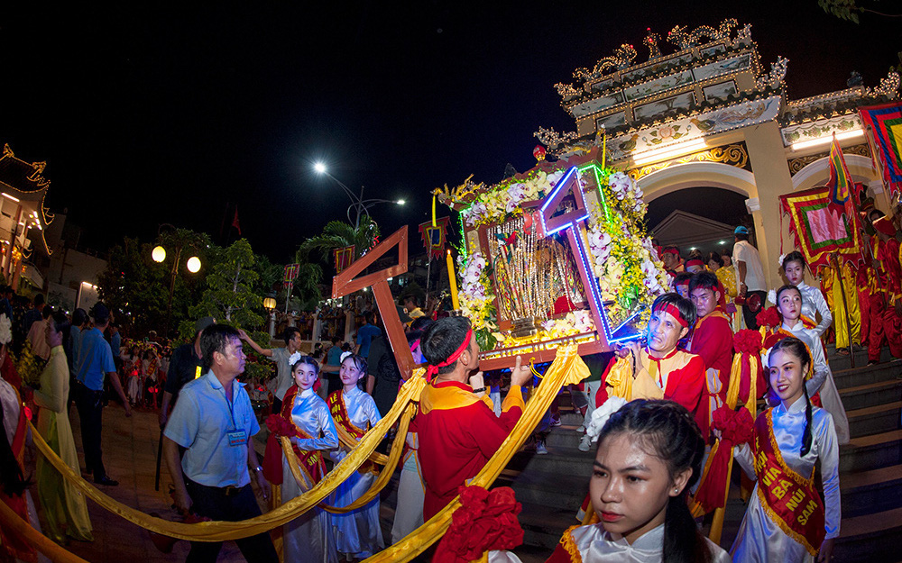 Chuẩn bị lập hồ sơ các di sản Mo Mường, Lễ hội Vía Bà chúa Xứ Núi Sam trình UNESCO