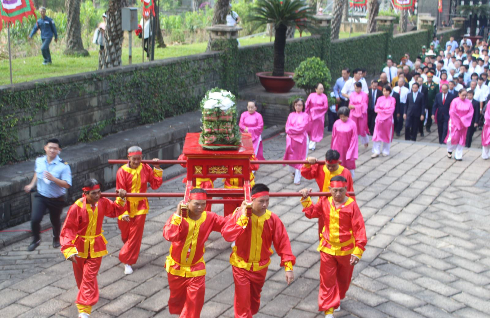 TP Hồ Chí Minh không tổ chức lễ viếng, dâng hương đông người dịp Tết Nguyên đán