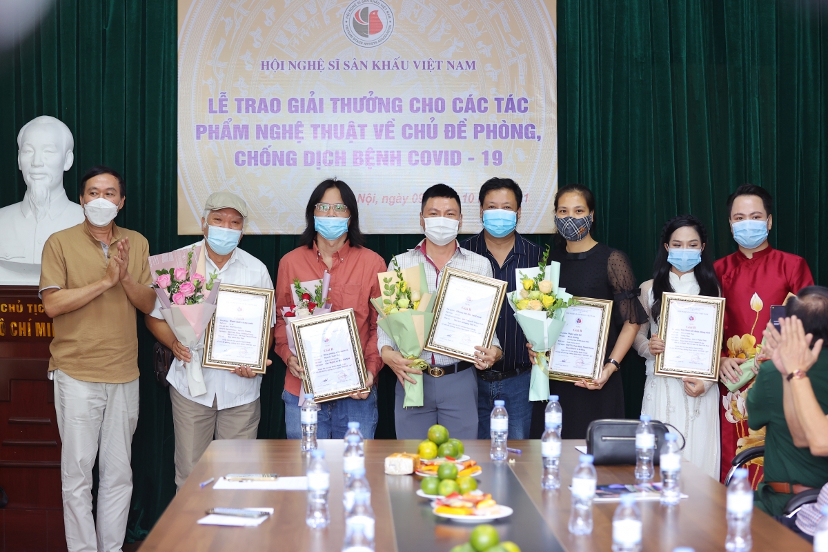 Trao Giải thưởng cho các tác phẩm nghệ thuật về phòng, chống COVID-19: 38 tác phẩm được giải A