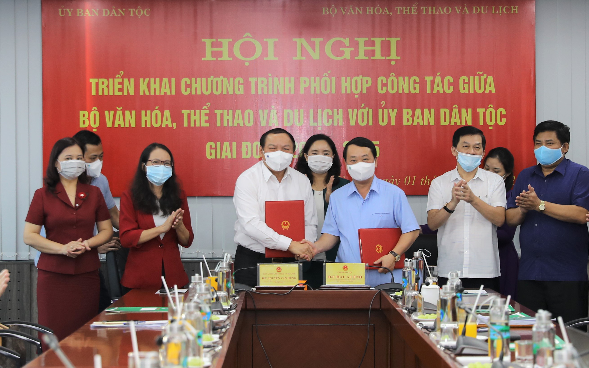 Ký kết Chương trình phối hợp công tác giữa Bộ VHTTDL và Ủy ban Dân tộc giai đoạn 2021-2025