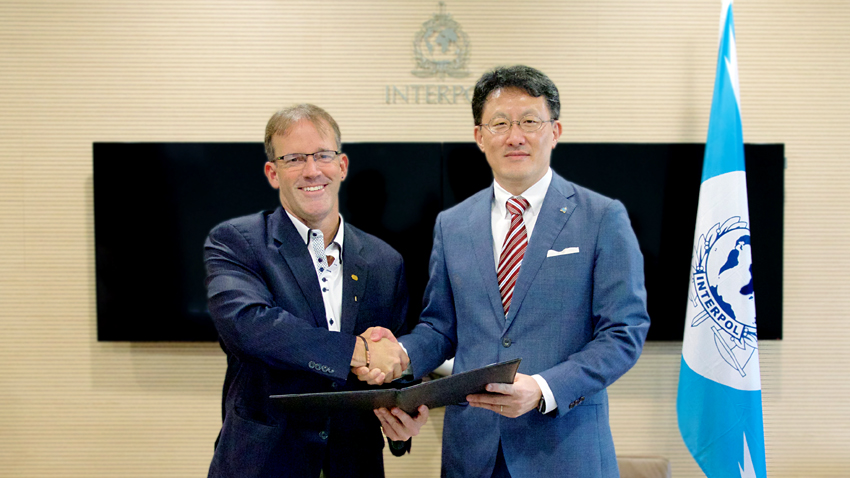 “Đại gia” công nghệ và Interpol hợp tác chống tội phạm mạng
