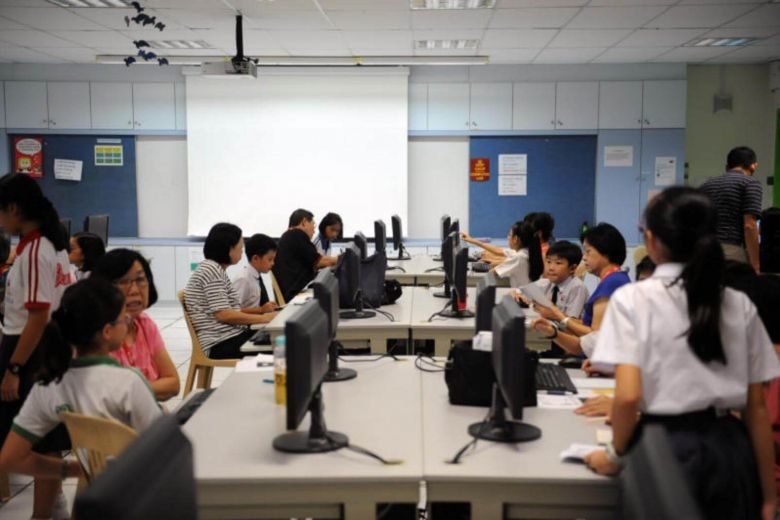 Singapore đào tạo công nghệ cho người cao tuổi hướng tới “quốc gia thông minh”